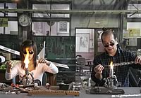 理化学実験用ガラス機器製作の実演